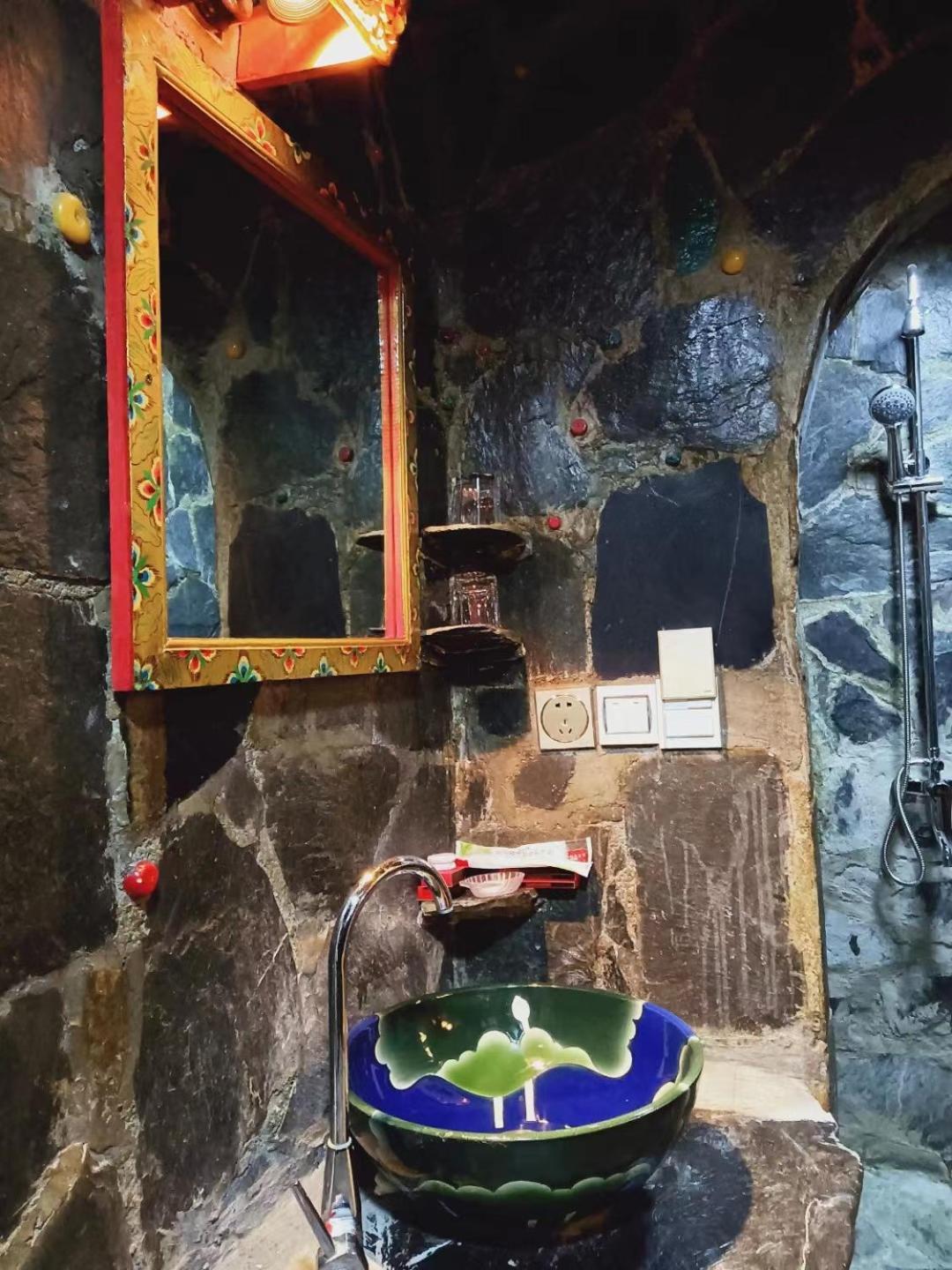 Shambhala Palace Hotel Lhasa Zewnętrze zdjęcie
