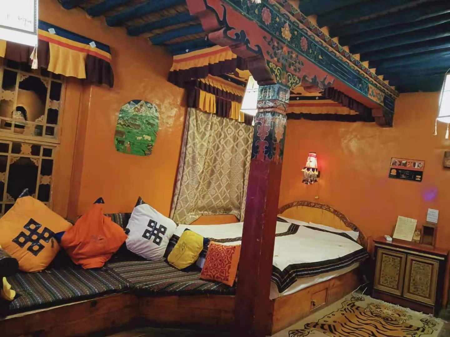 Shambhala Palace Hotel Lhasa Zewnętrze zdjęcie