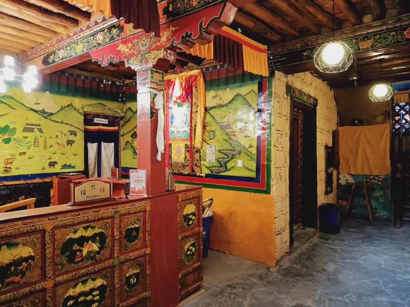 Shambhala Palace Hotel Lhasa Zewnętrze zdjęcie
