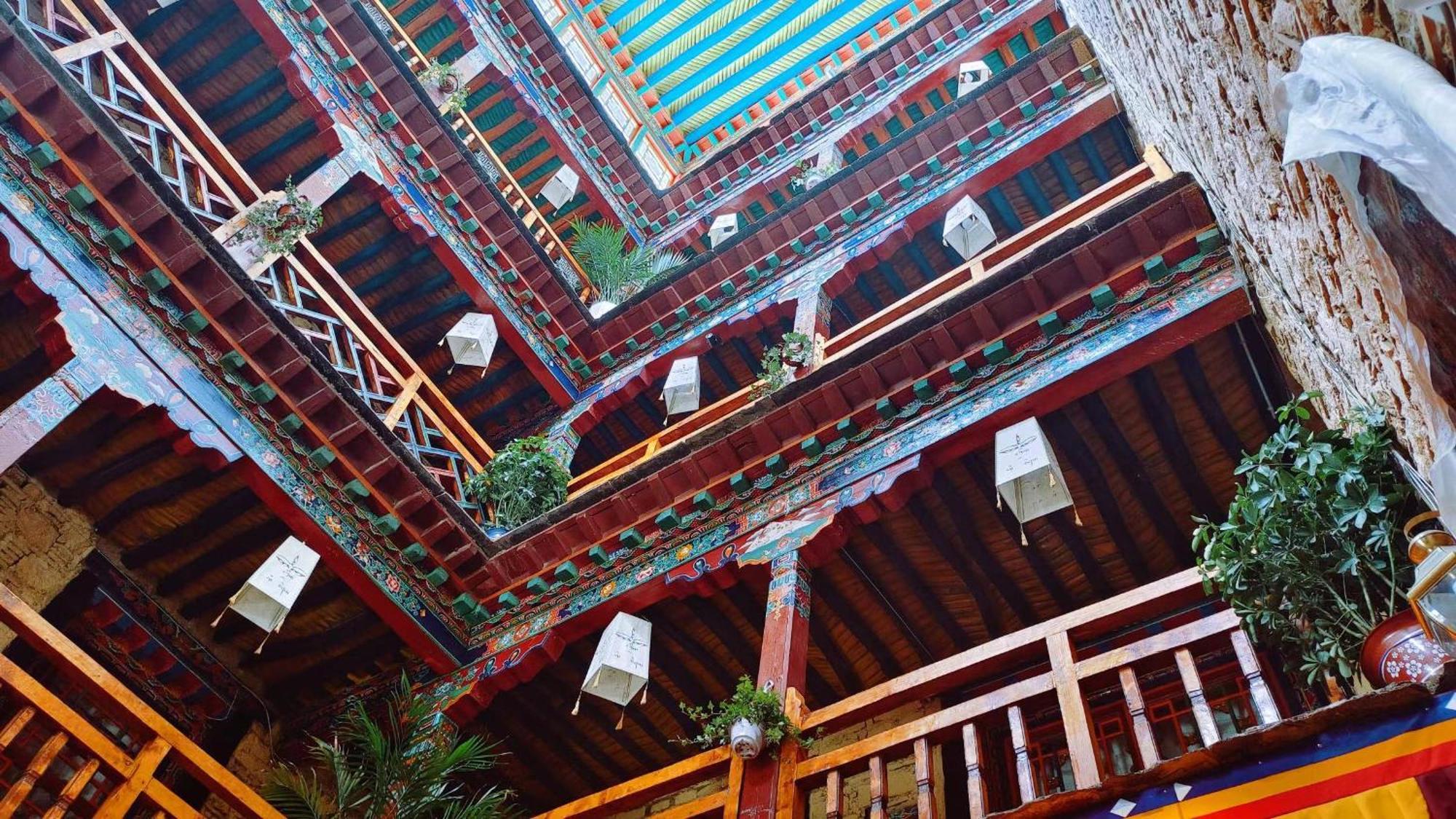 Shambhala Palace Hotel Lhasa Zewnętrze zdjęcie